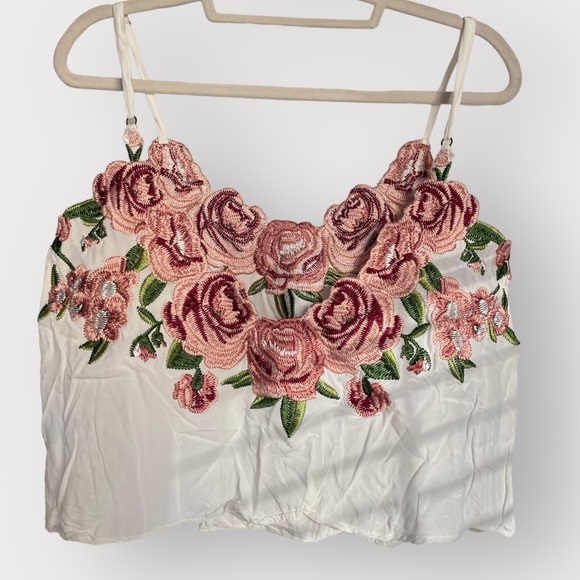 GUC Show Me Your MuMu Embroidered Floral Cropped Cami  | Medium - Picture 1 of 4
